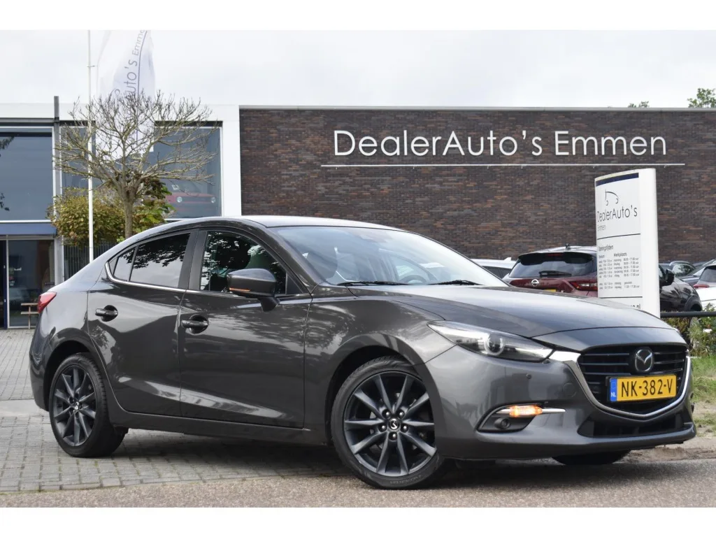Mazda 3 (2017) — foto 1