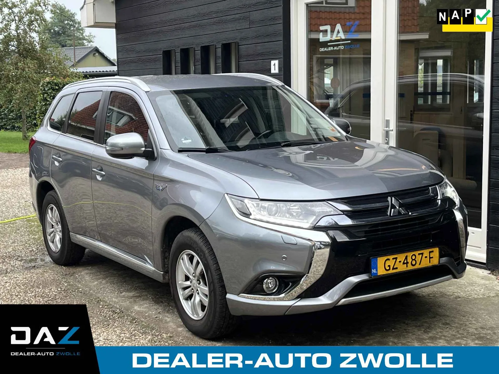 Mitsubishi Outlander (2015) — foto 1