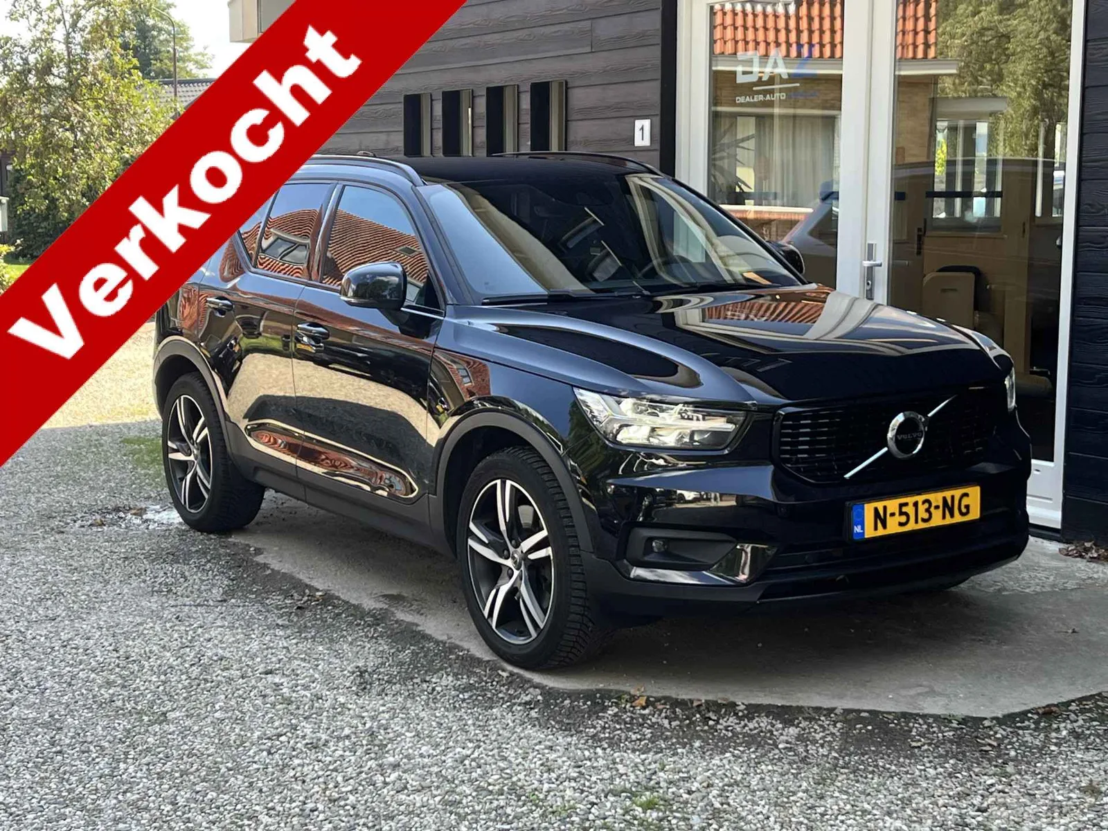 Volvo XC40 (2021) — foto 1