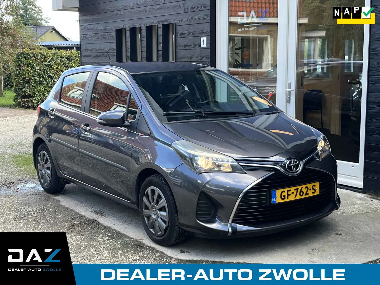 Toyota Yaris (2015) — foto 1