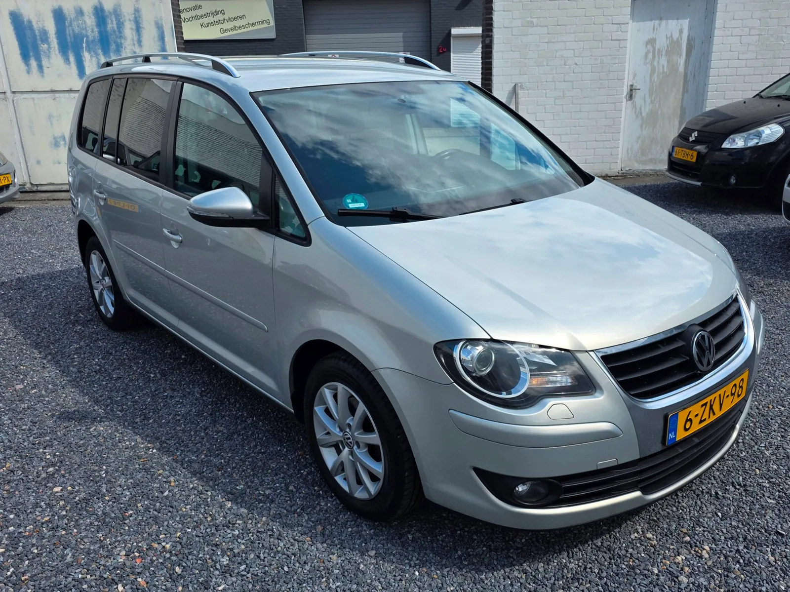 Volkswagen Touran (2009) — foto 1
