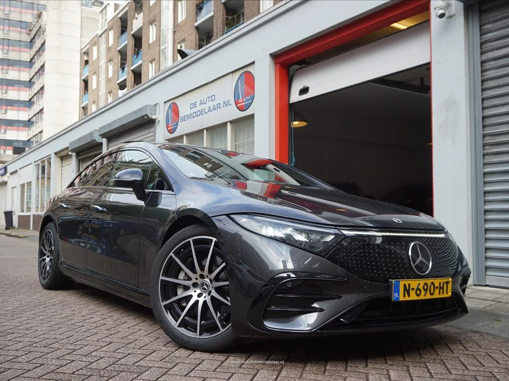 Mercedes-Benz EQS (2021) — foto 1