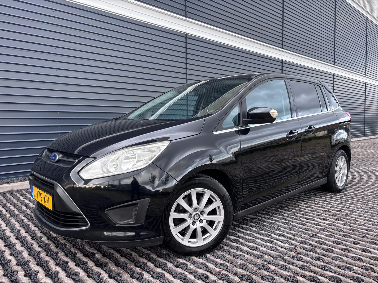 Ford Grand C-Max (2011) — foto 1