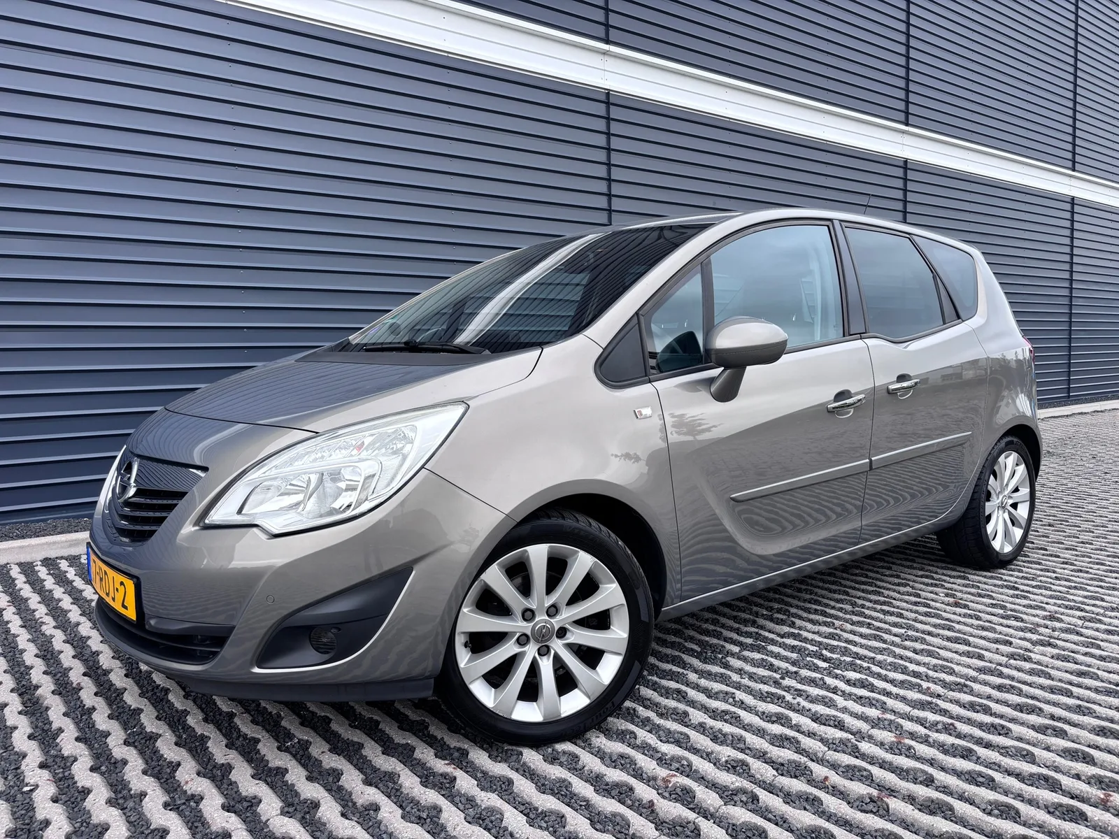 Opel Meriva (2011) — foto 1