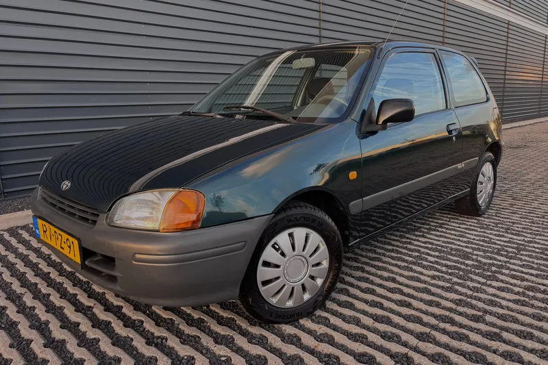 Toyota Starlet (1997)