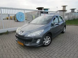 Peugeot 308 (2008) — foto 1