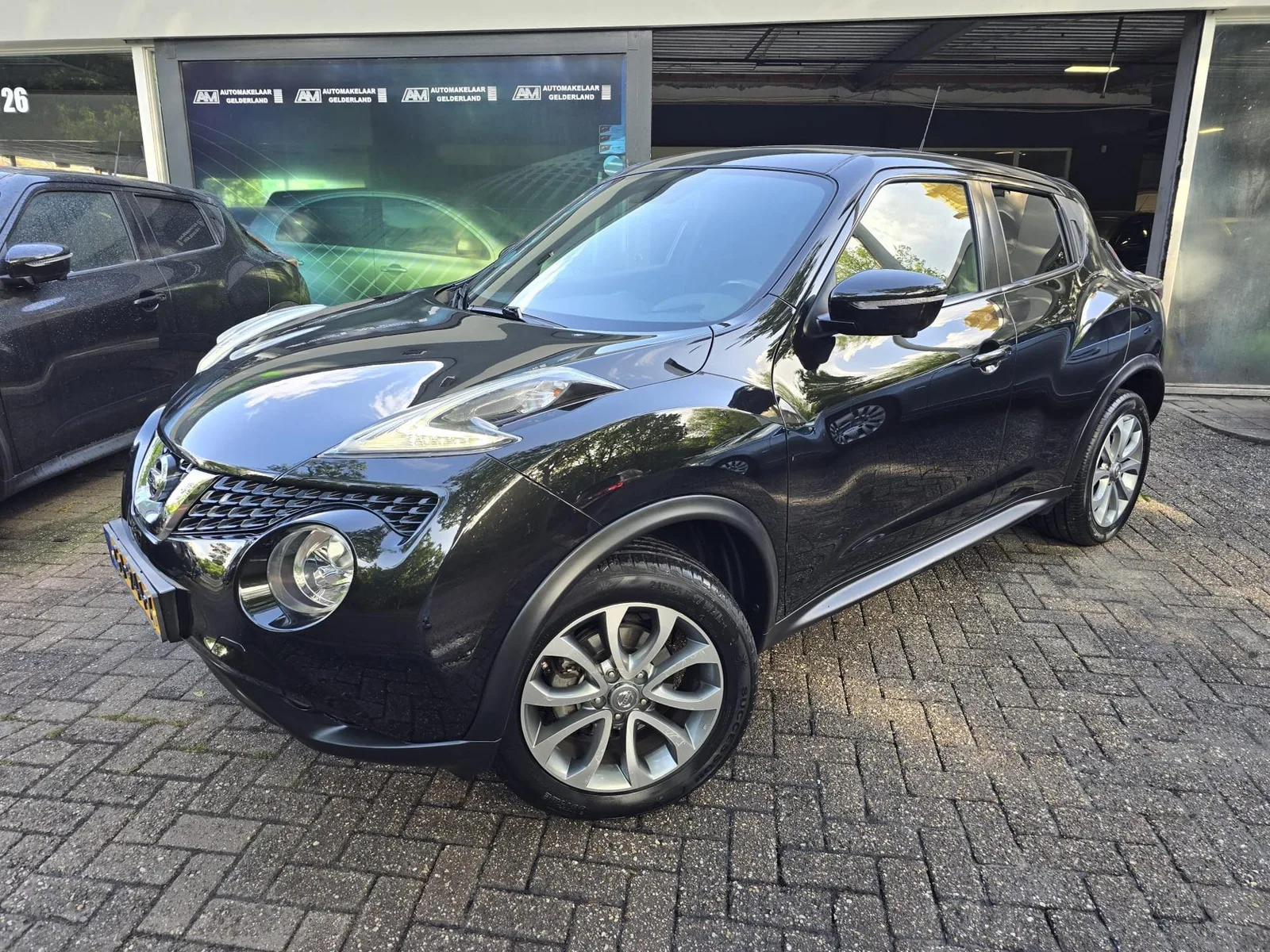 Nissan Juke (2015) — foto 1