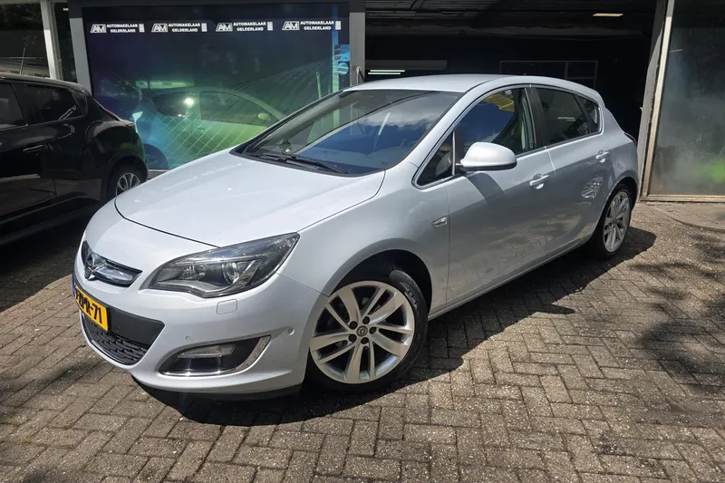 Opel Astra (2015)