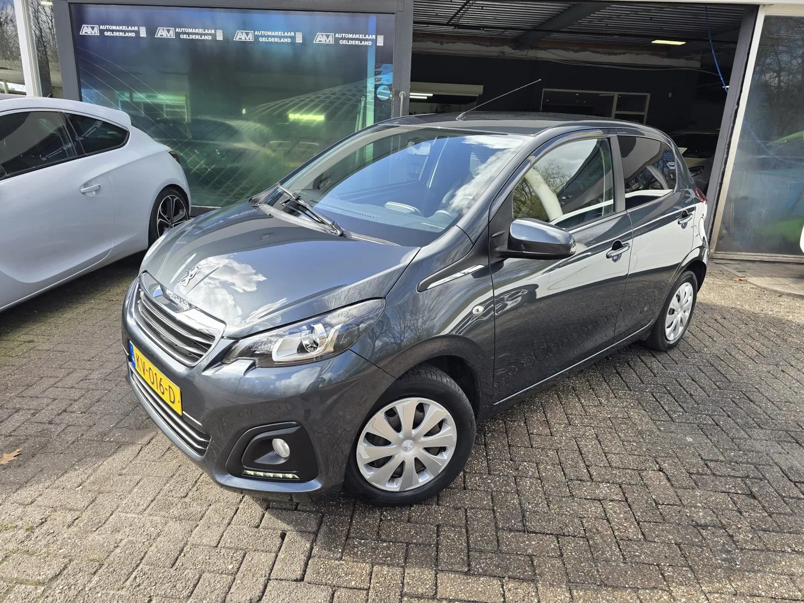 Peugeot 108 (2016) — foto 1