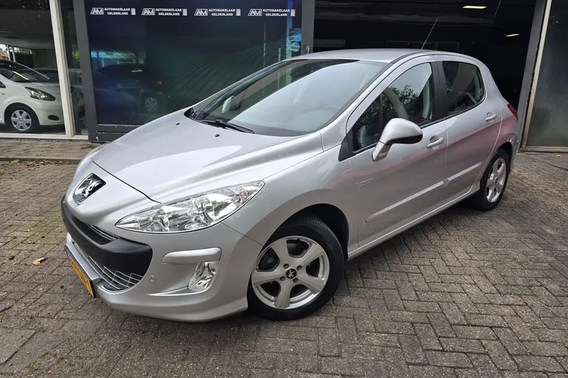 Peugeot 308 (2010)