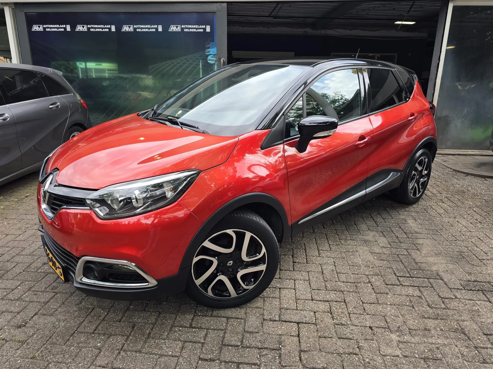 Renault Captur (2016) — foto 1