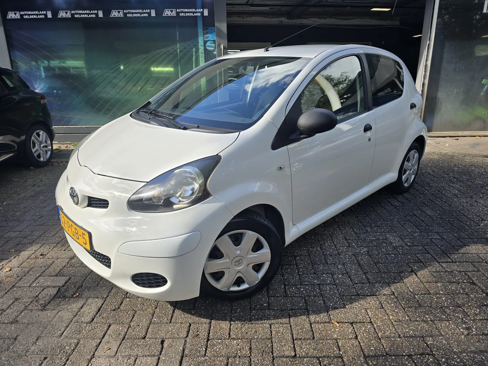 Toyota Aygo (2011) — foto 1