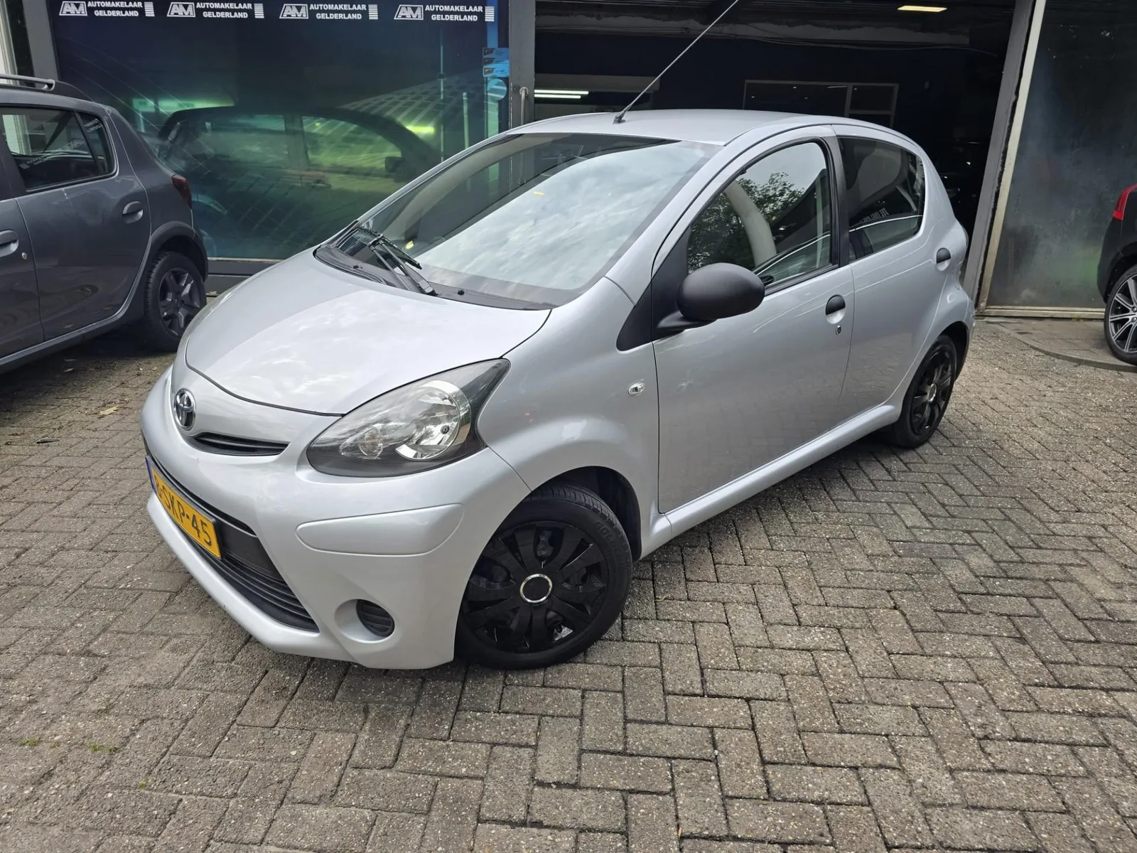 Toyota Aygo (2013) — foto 1