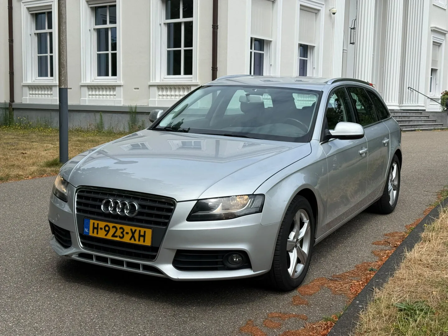 Audi A4 (2011) — foto 1