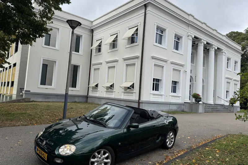 MG F (2000)