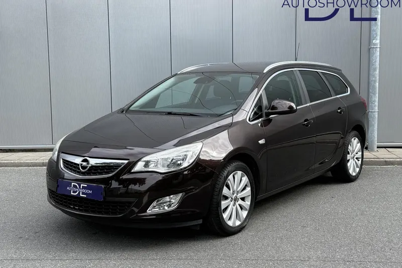 Opel Astra (2012)