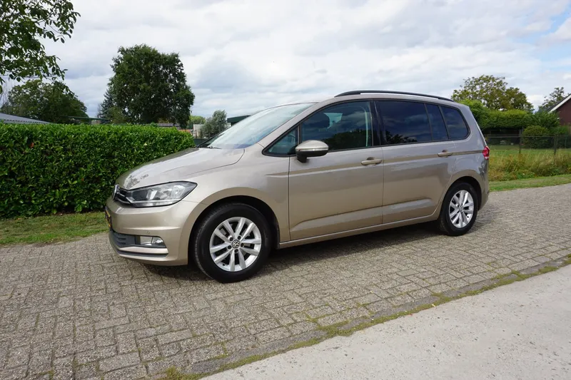 Volkswagen Touran (2015)