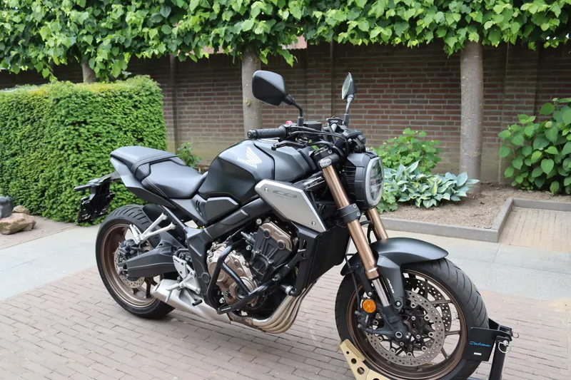 Honda CB650R (2021)