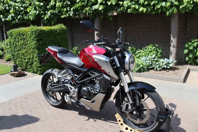 Honda CB125R (2019)