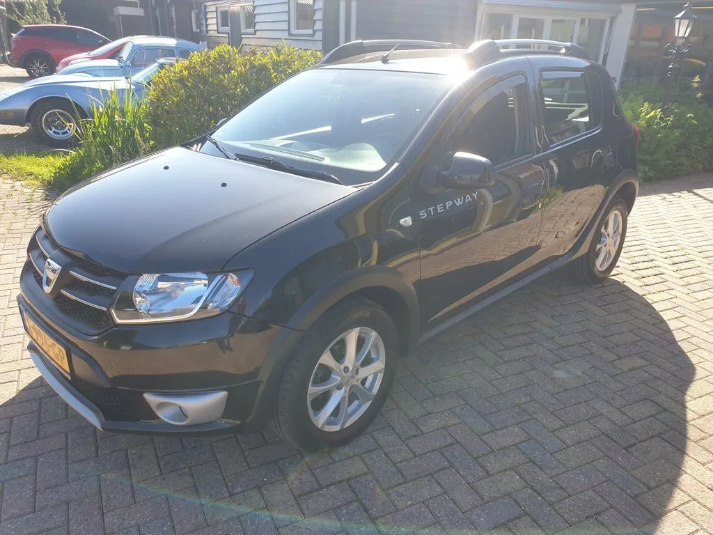 Dacia Sandero (2016) — foto 1