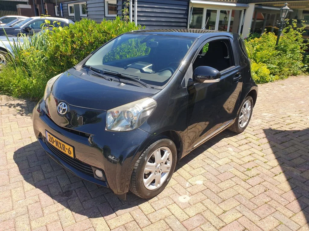 Toyota iQ (2009) — foto 1