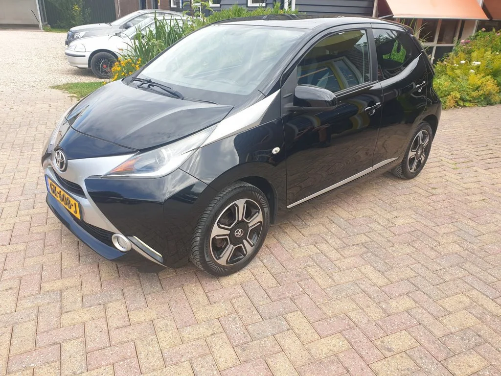 Toyota Aygo (2015) — foto 1