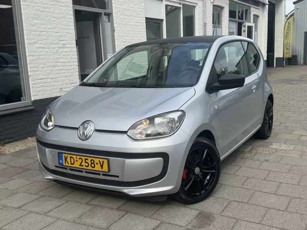 Volkswagen Up! (2012) — foto 1