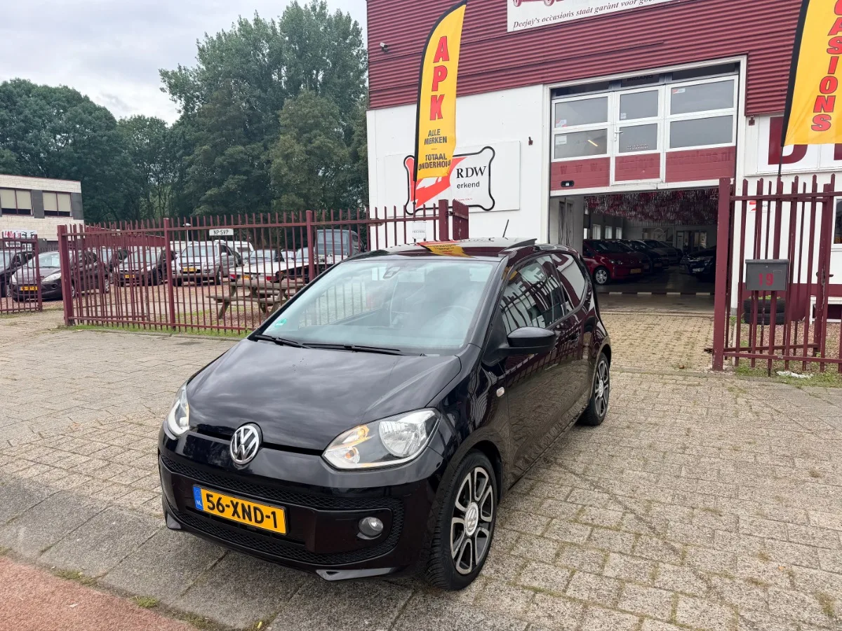 Volkswagen Up! (2012) — foto 1