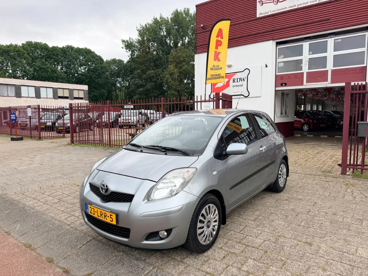 Toyota Yaris (2010) — foto 1