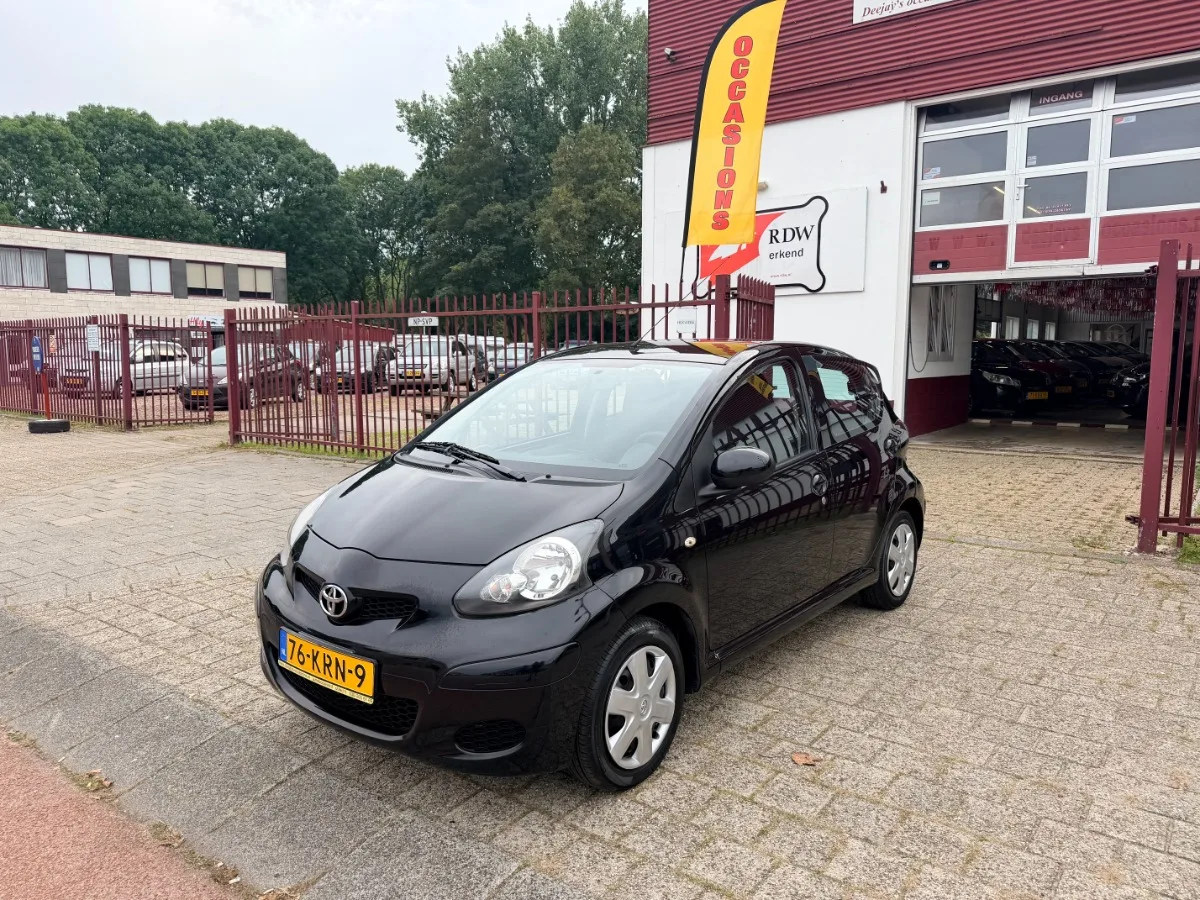 Toyota Aygo (2011) — foto 1