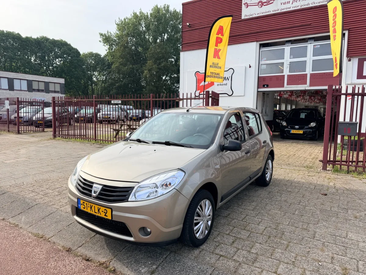 Dacia Sandero (2010) — foto 1