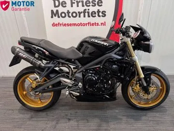 Triumph Street Triple 675 (2012) — foto 1