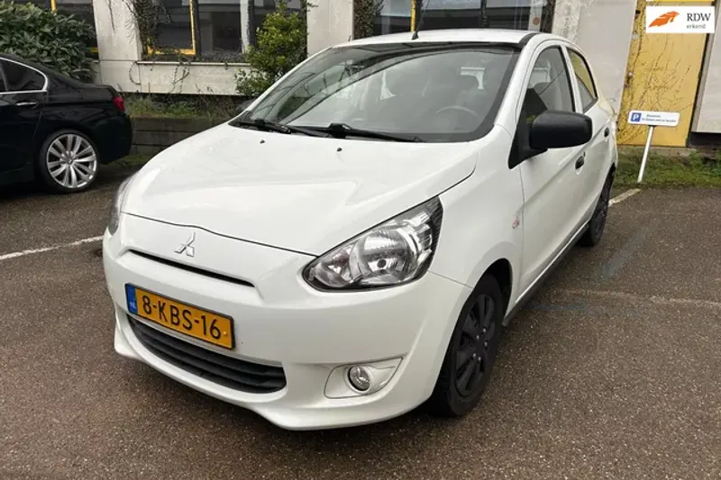 Mitsubishi Space Star (2013)