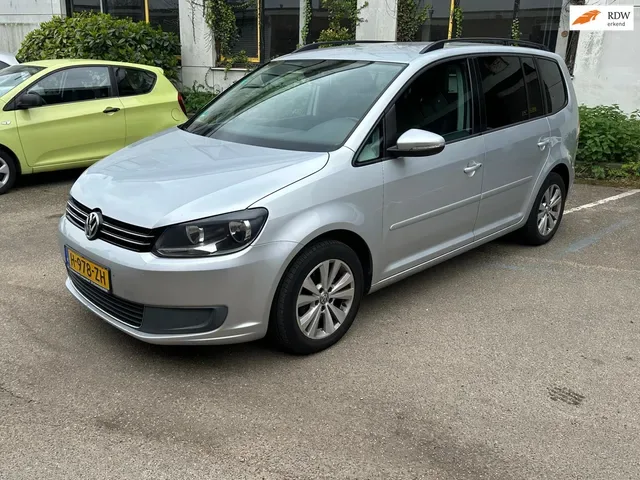 Volkswagen Touran (2011) — foto 1