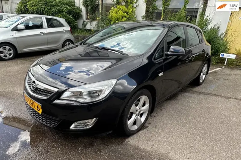 Opel Astra (2010)