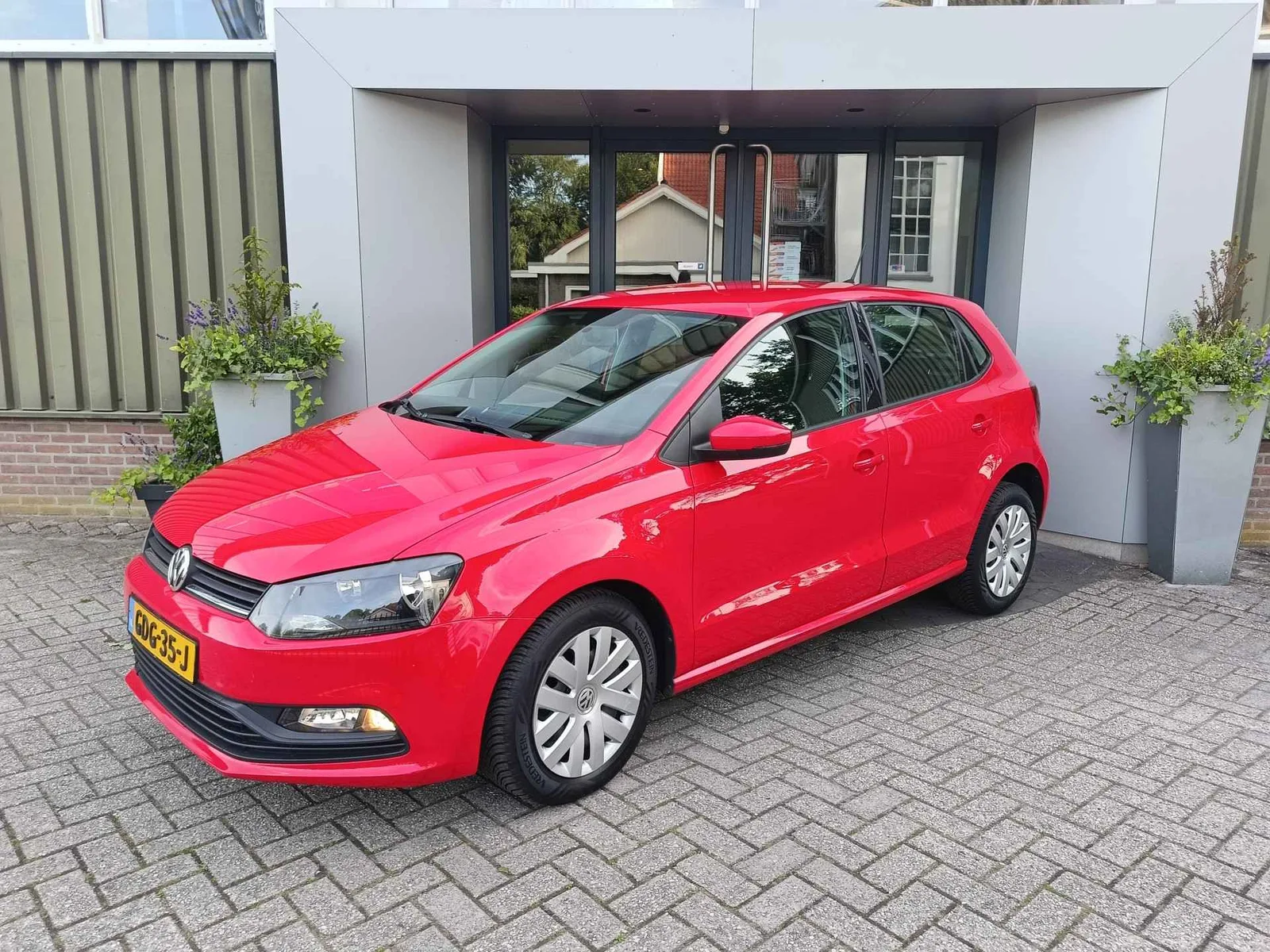 Volkswagen Polo (2014) — foto 1