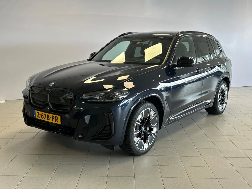 BMW iX3 (2024) — foto 1
