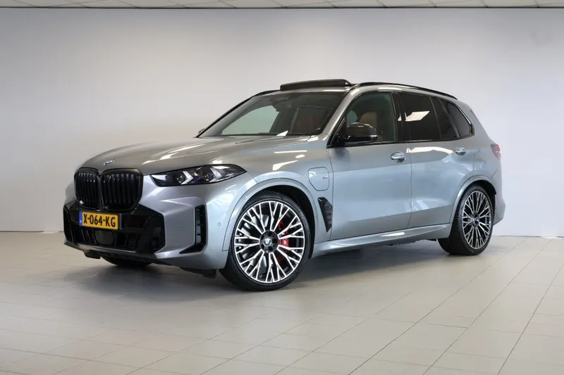 BMW X5 (2023)