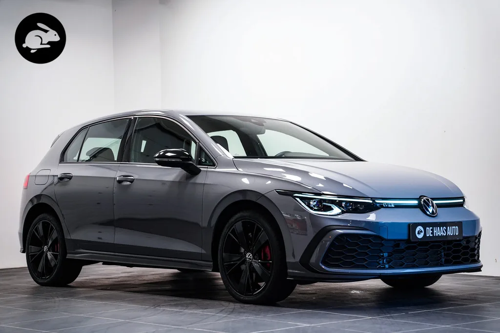 Volkswagen Golf (2023) — foto 1
