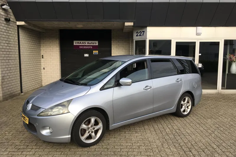 Mitsubishi Grandis (2009)