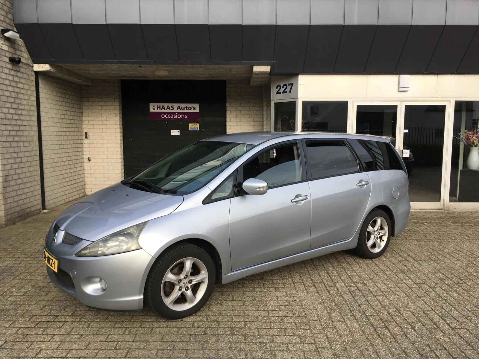Mitsubishi Grandis (2009) — foto 1