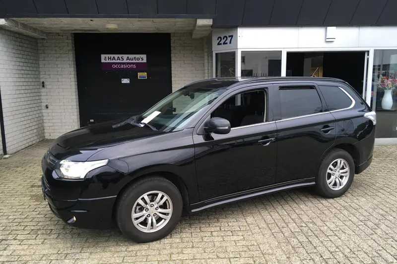 Mitsubishi Outlander (2013)