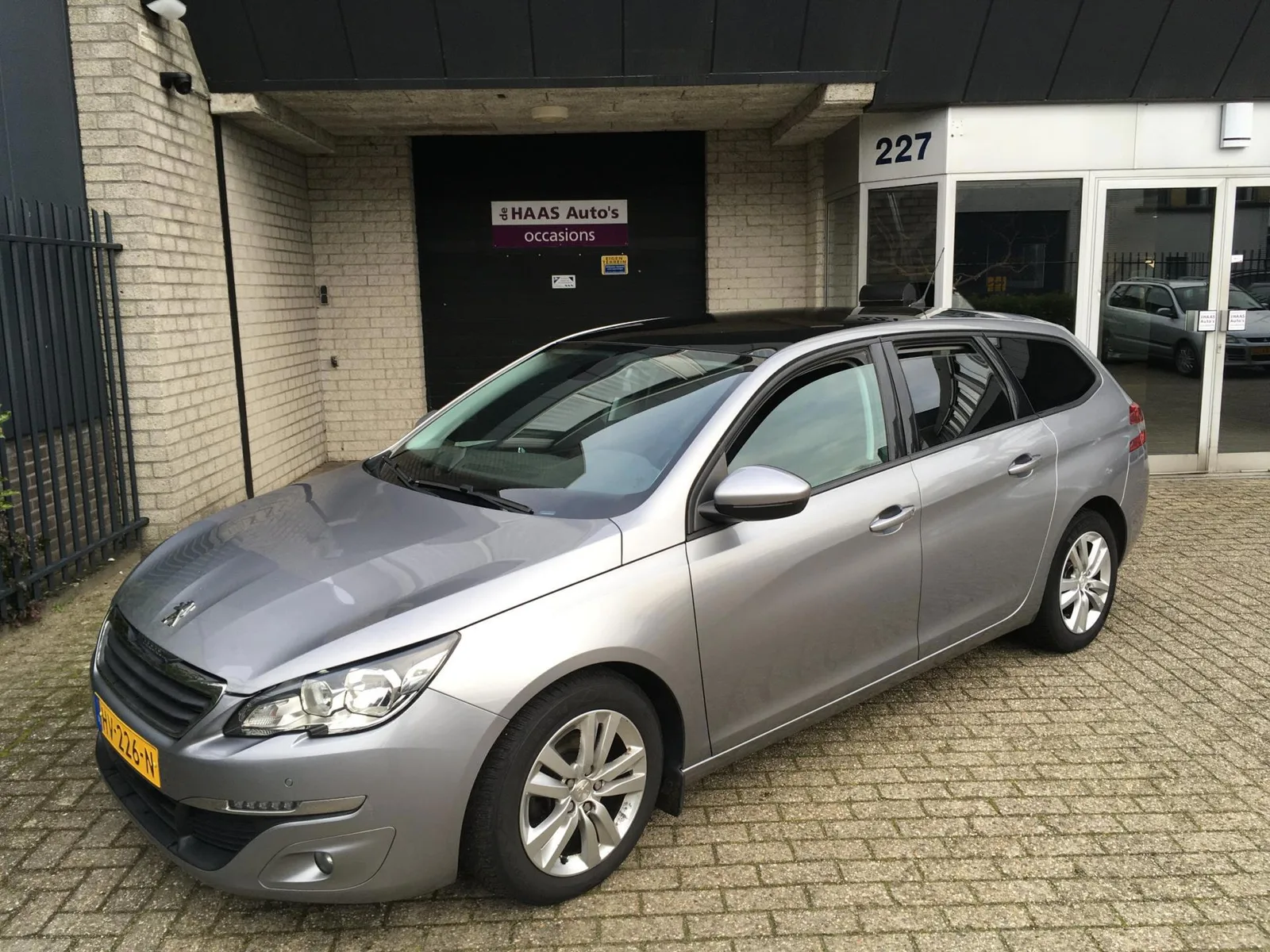 Peugeot 308 (2015) — foto 1