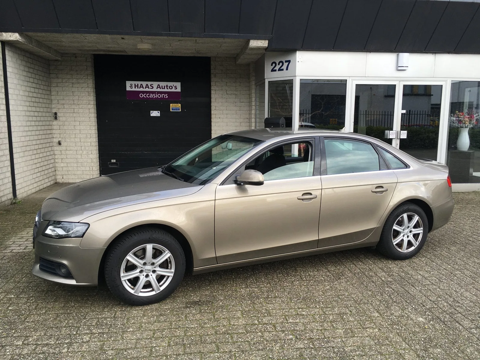 Audi A4 (2010) — foto 1