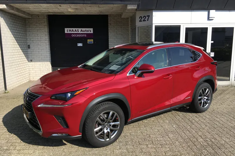 Lexus NX (2018)