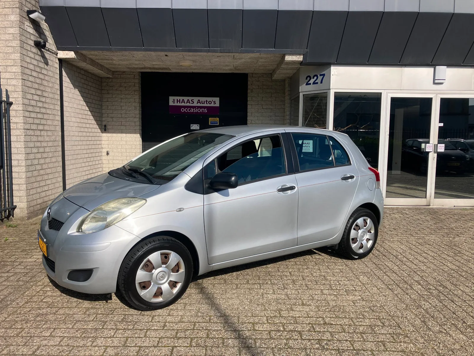 Toyota Yaris (2010) — foto 1