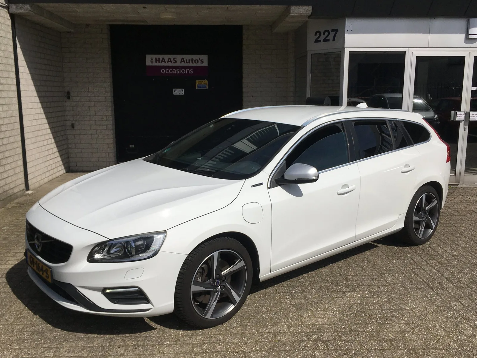 Volvo V60 (2015) — foto 1
