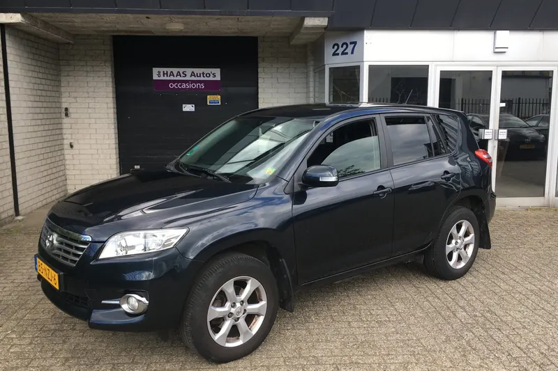 Toyota RAV4 (2011)
