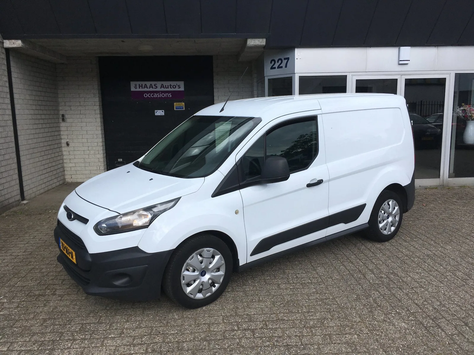 Ford Transit Connect (2014) — foto 1