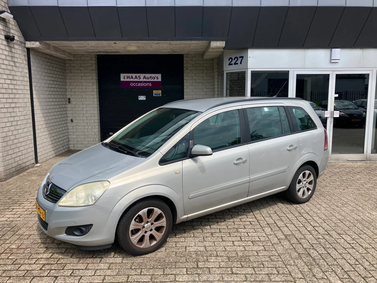 Opel Zafira (2008) — foto 1